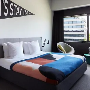 Отель The Social Hub West 4 Star